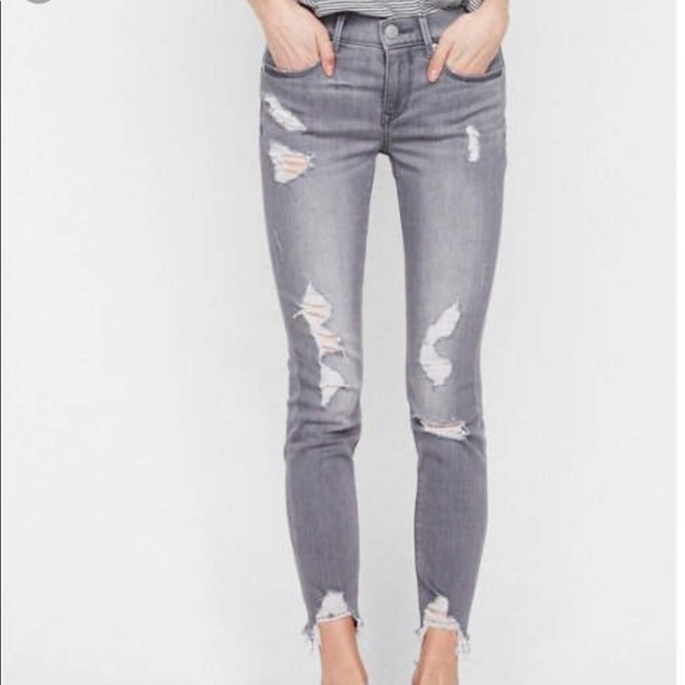 Gray Distressed Jegging